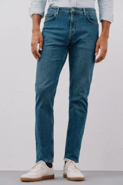 Jeans corte ajustado