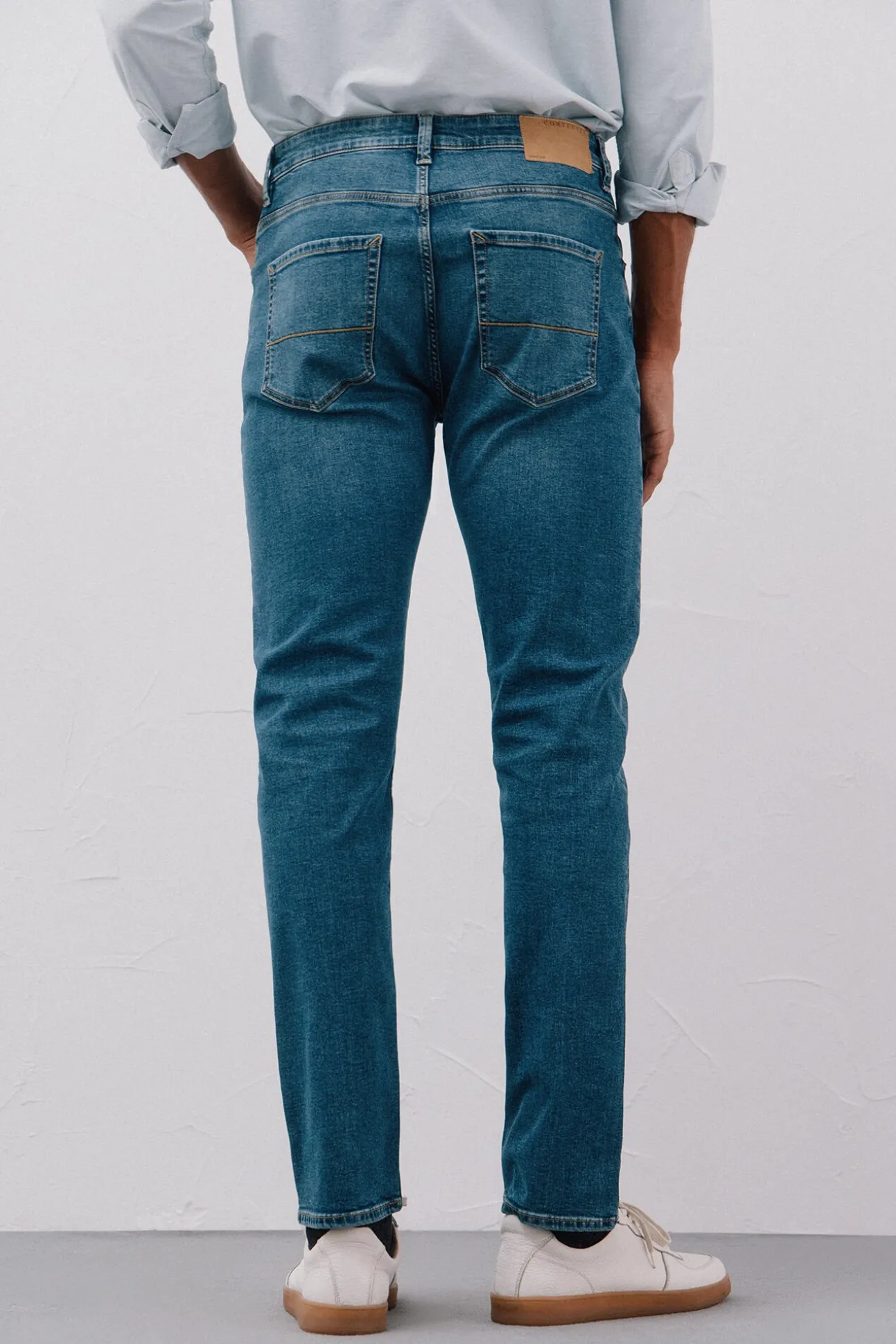 Jeans corte ajustado