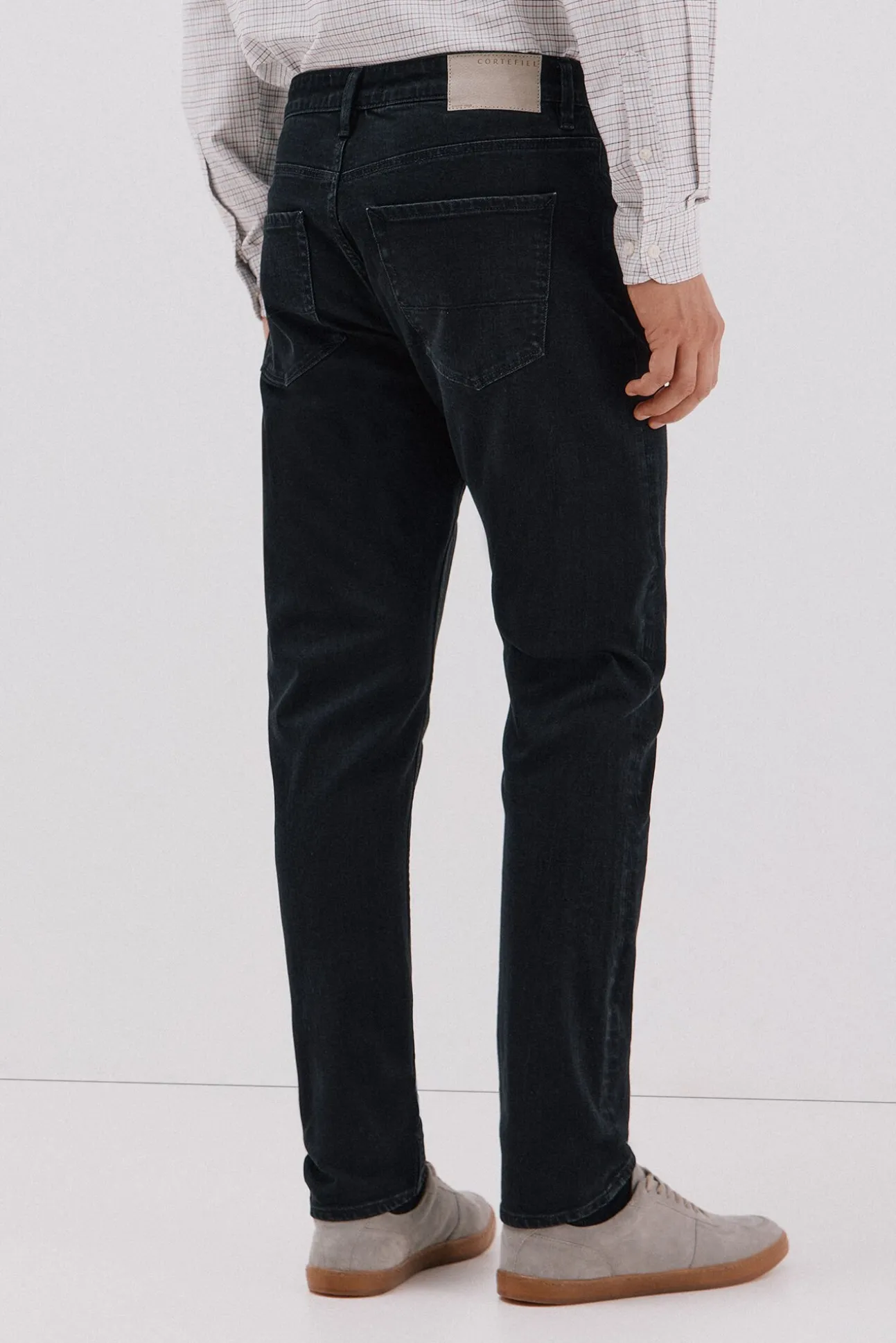 Jeans corte ajustado