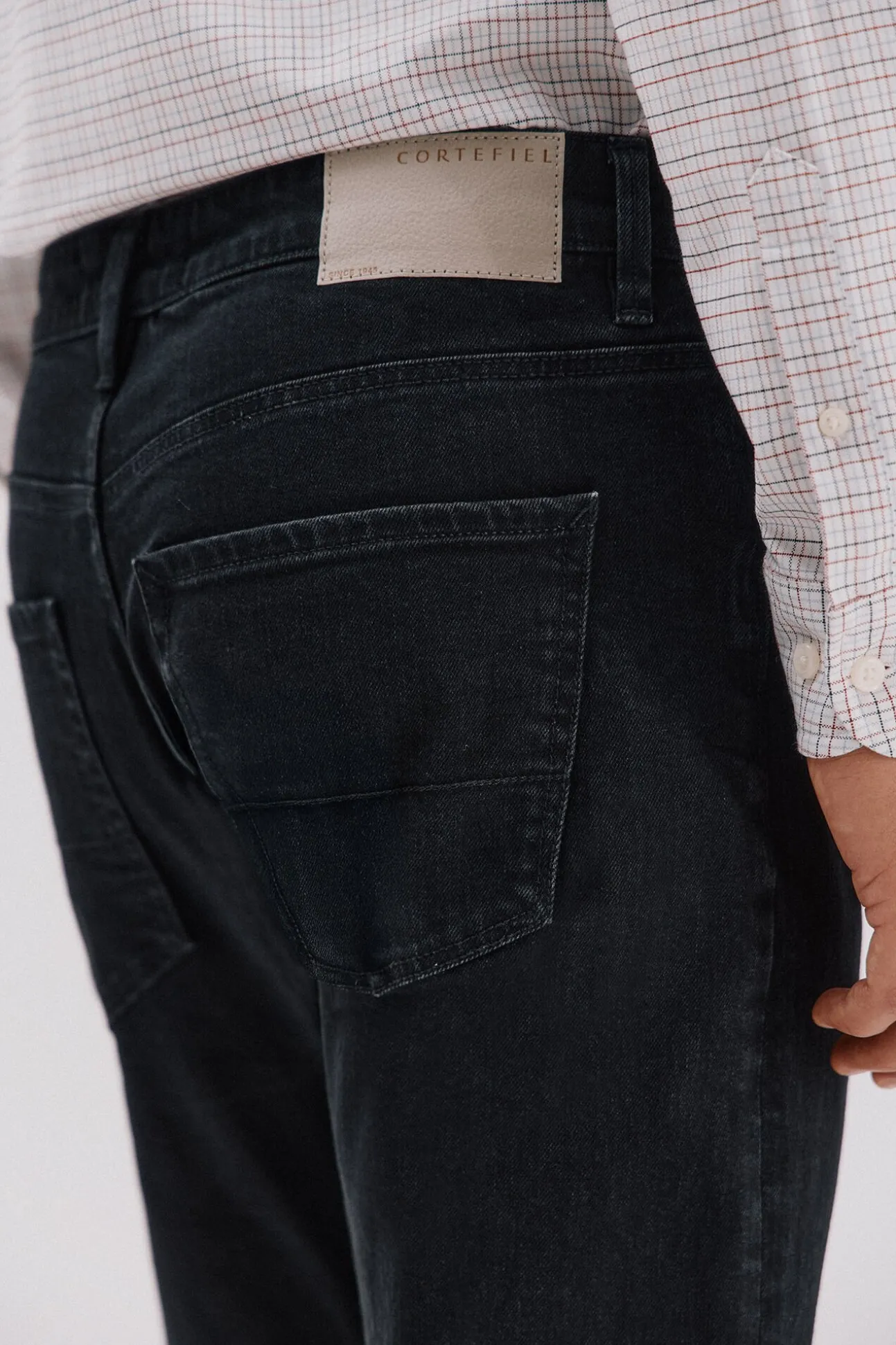 Jeans corte ajustado