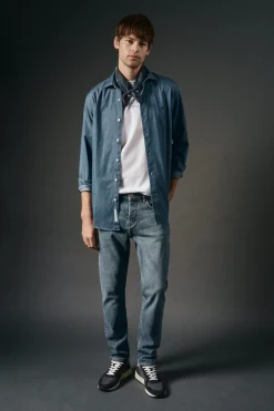 Jeans corte ajustado