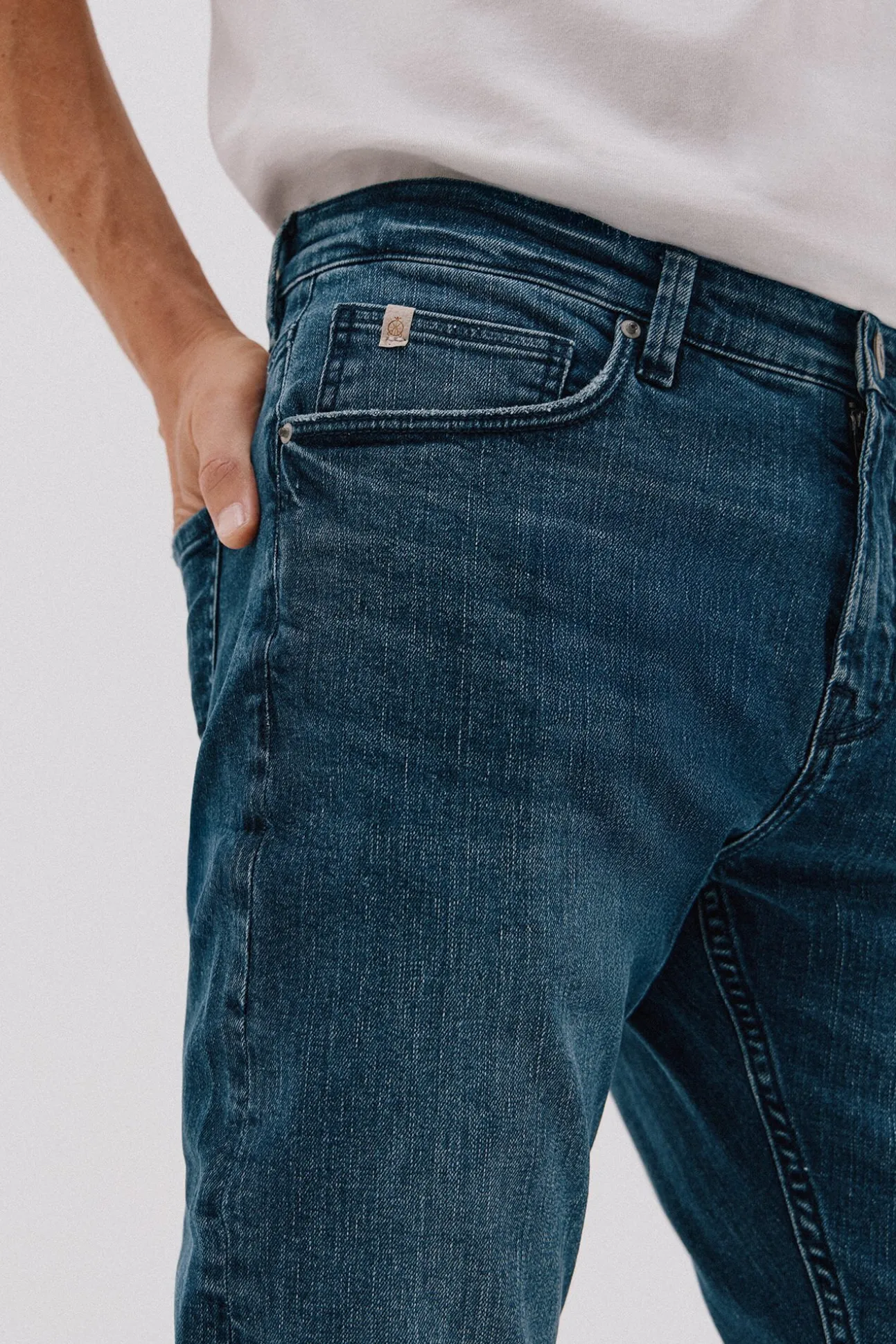 Jeans corte ajustado