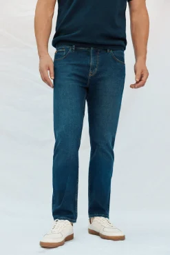 Jeans corte ajustado