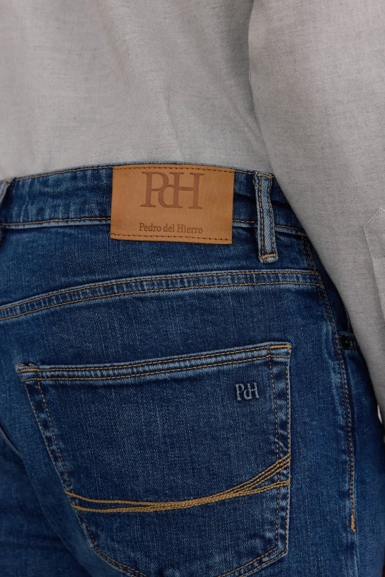 Jeans corte ajustado