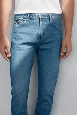 Jeans corte ajustado