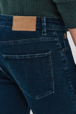Jeans corte ajustado