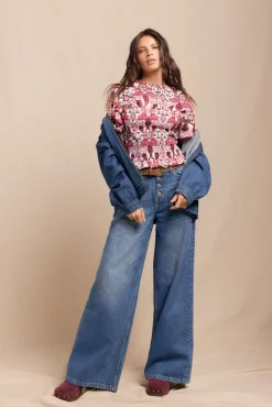 Jeans de botões largos