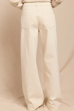 Jeans de botões largos
