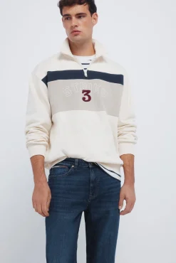 Jeans de corte regular com lavagem escura