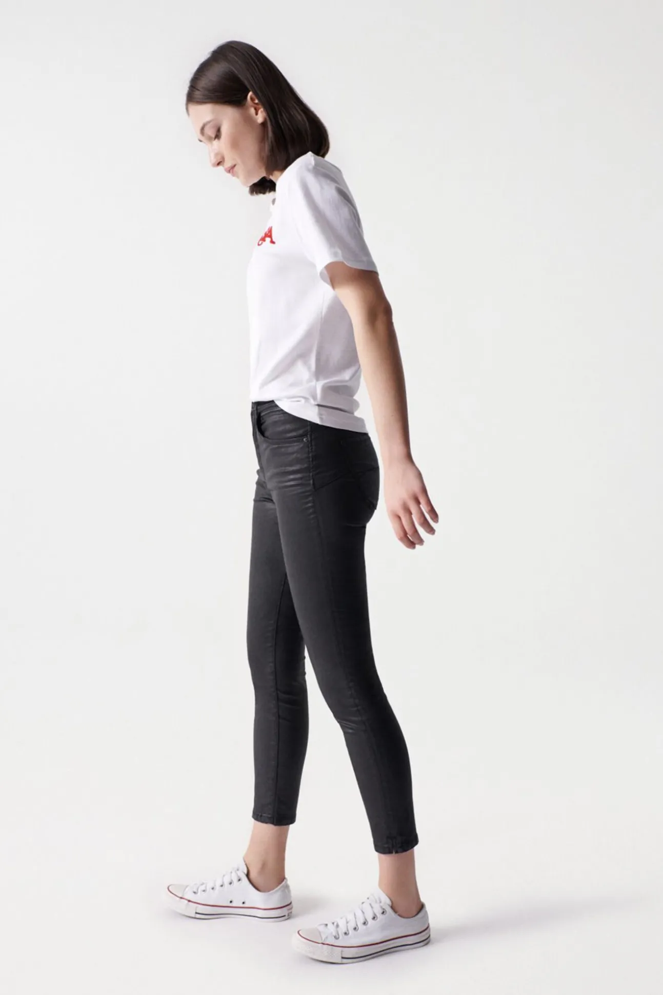 Jeans faith push in cropped com efeito coating