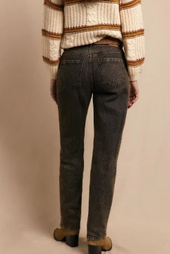 Jeans marrom tingido