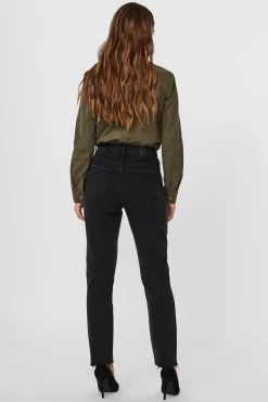 Jeans retas de cintura subida