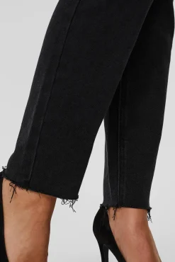 Jeans retas de cintura subida