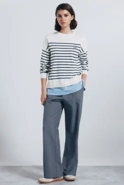 Jersey riscas combinado com bordado