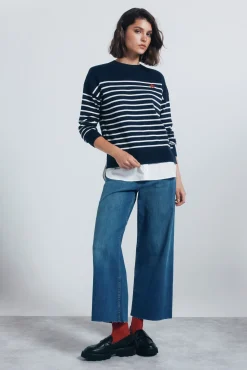 Jersey riscas combinado com bordado