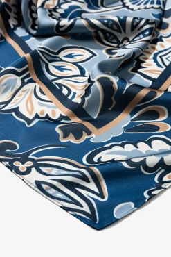 Lenço de cetim com estampado floral