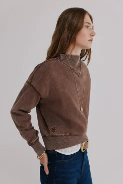 Manuela. Sweatshirt com efeito lavado