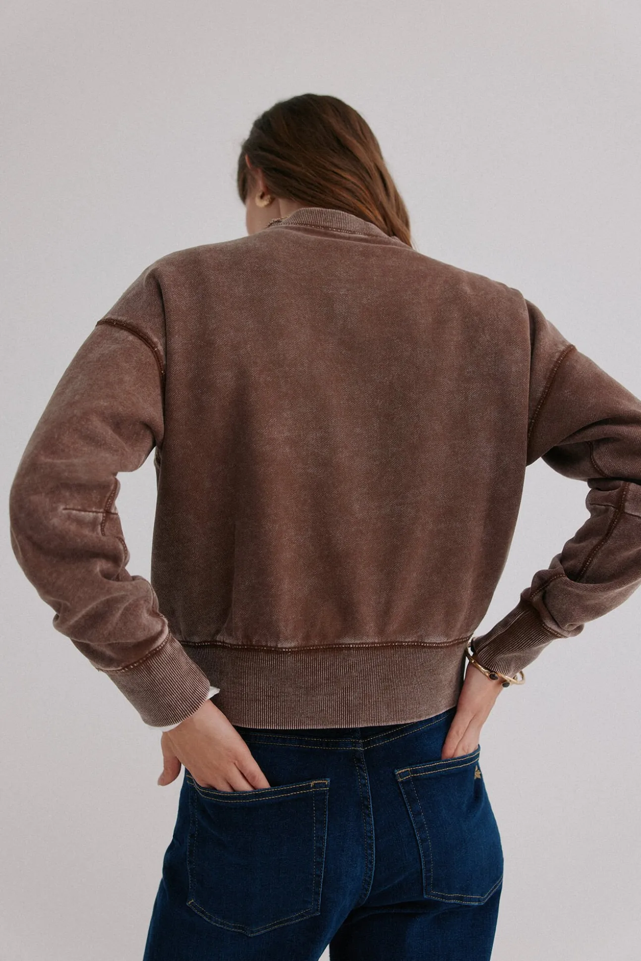 Manuela. Sweatshirt com efeito lavado