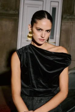 Marcela. Top assimétrico