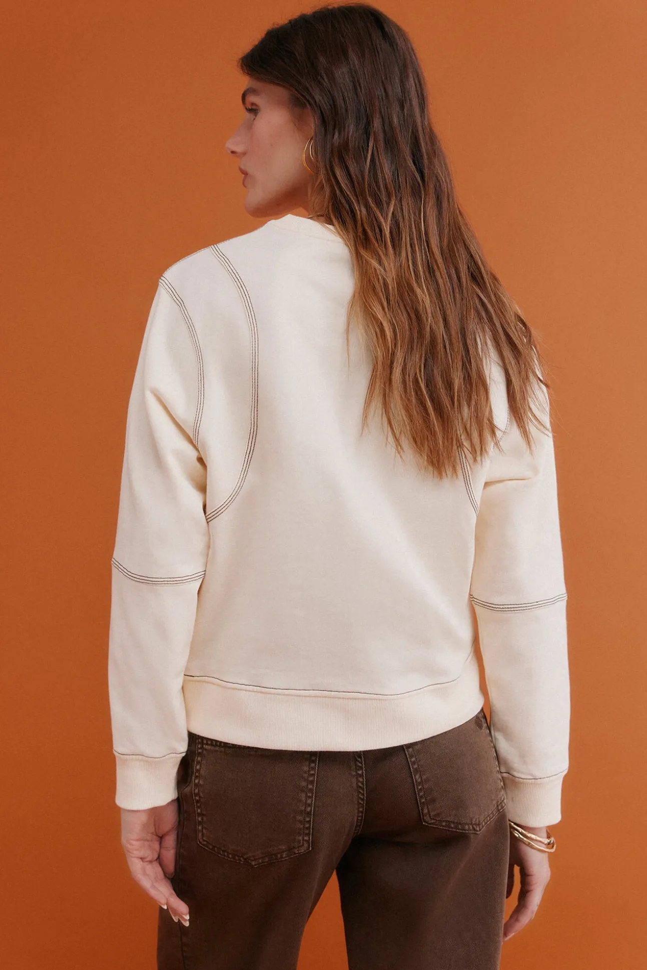 Mila. Moletom sweatshirt