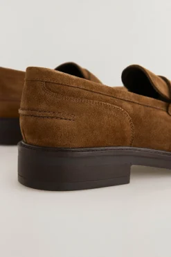Mocassim esportivo de pele
