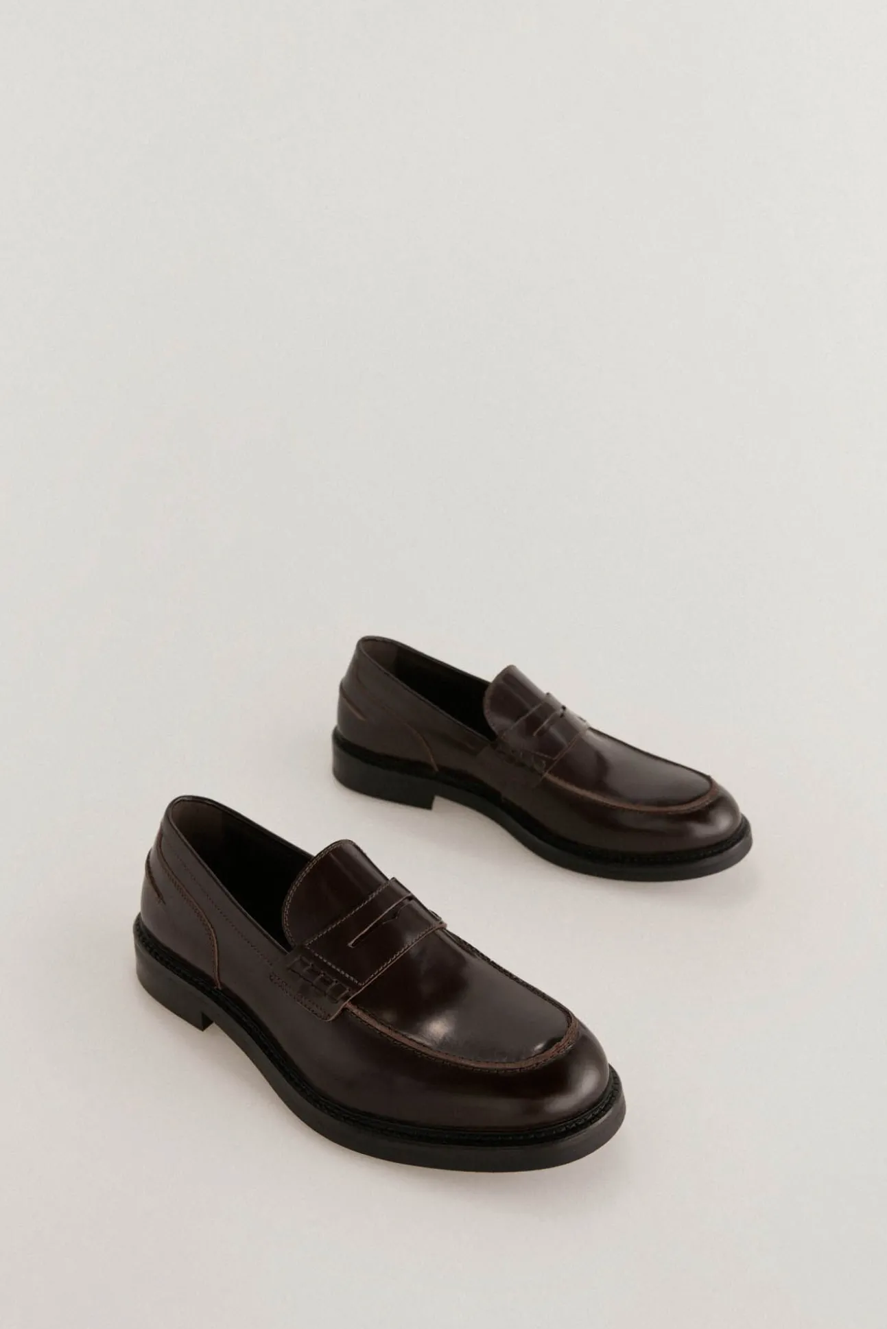 Mocassim vestir pele