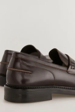 Mocassim vestir pele