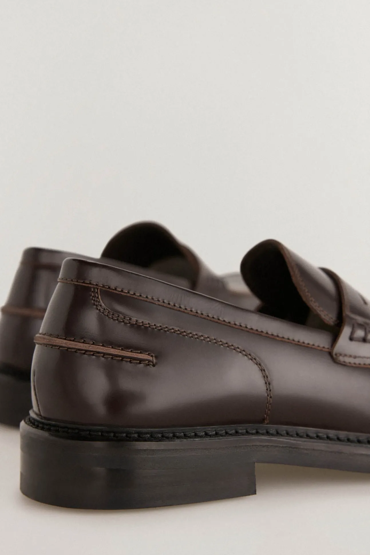 Mocassim vestir pele