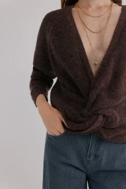 Nicoletta. Camisola com nó
