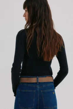 Nidia. Top com detalhe de ondas