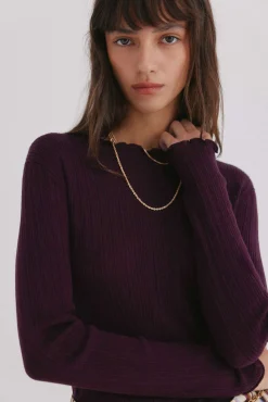 Nidia. Top com detalhe de ondas
