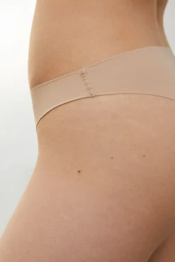 Pacote com 2 calcinhas brasileiras nude cortadas a laser