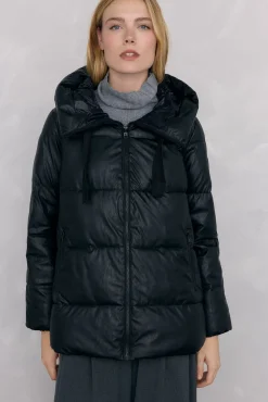 Parka com capuz em pele sintética