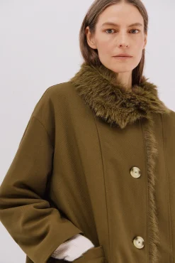 Parka com gola de pele