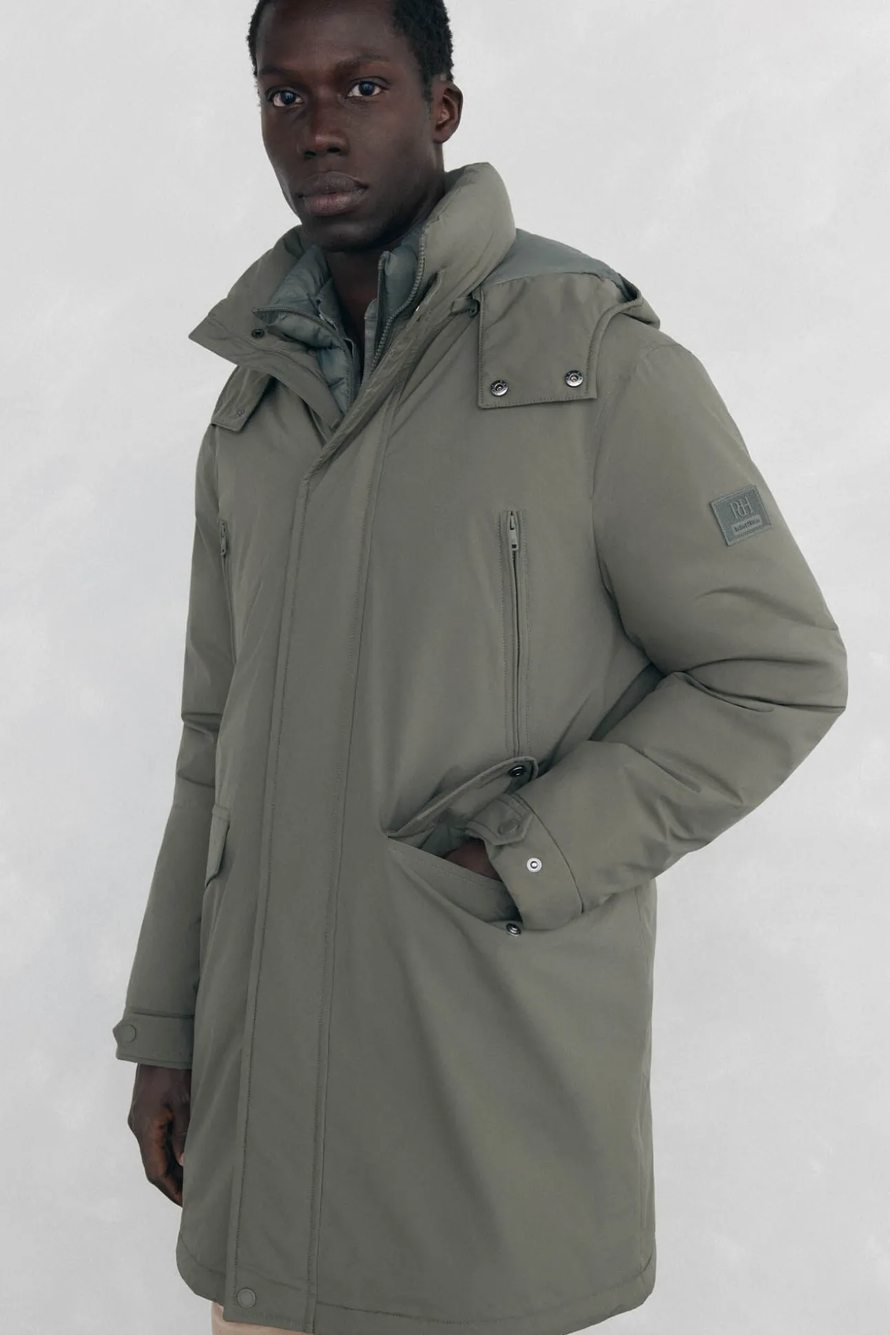 Parka longa com capuz e vista