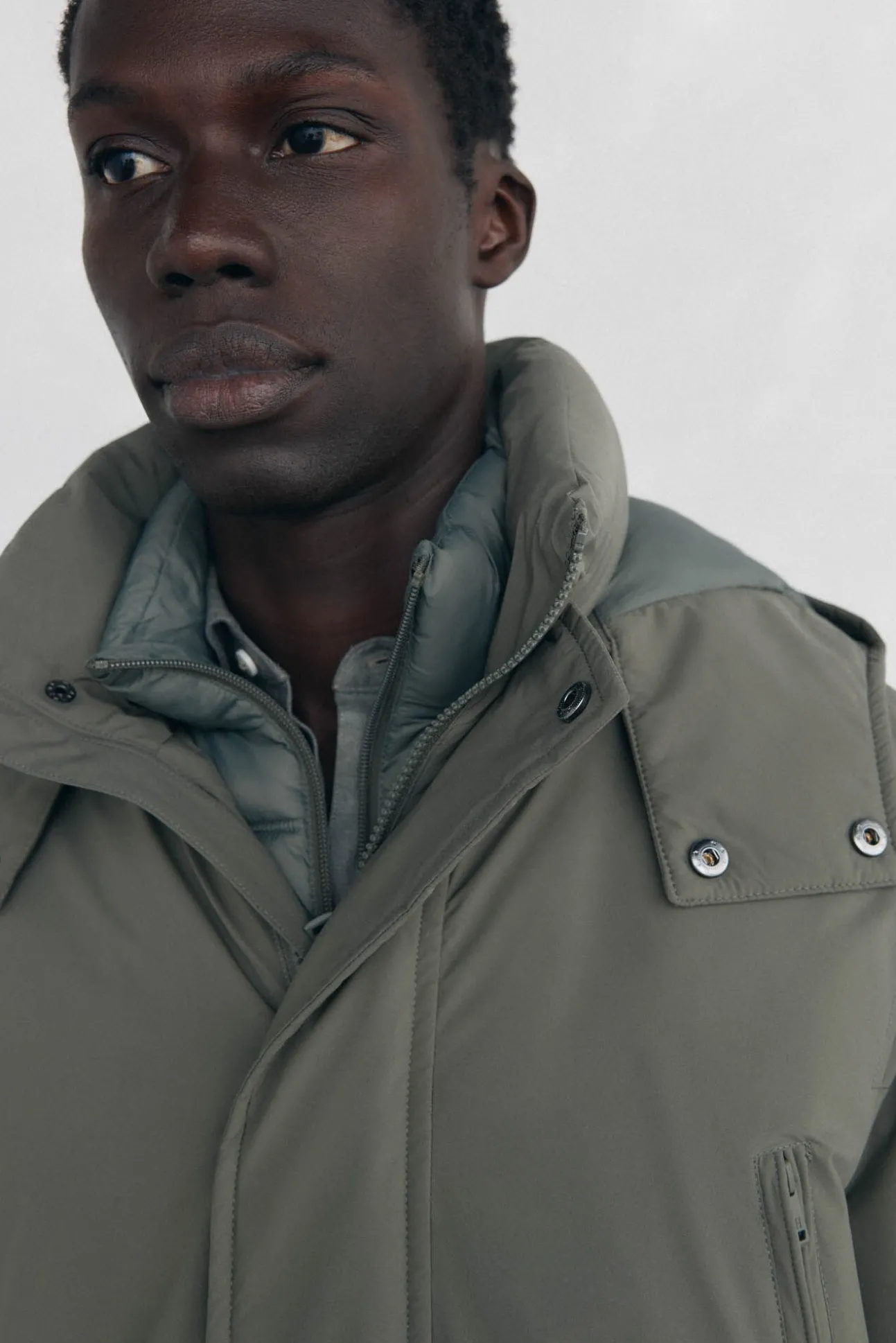 Parka longa com capuz e vista