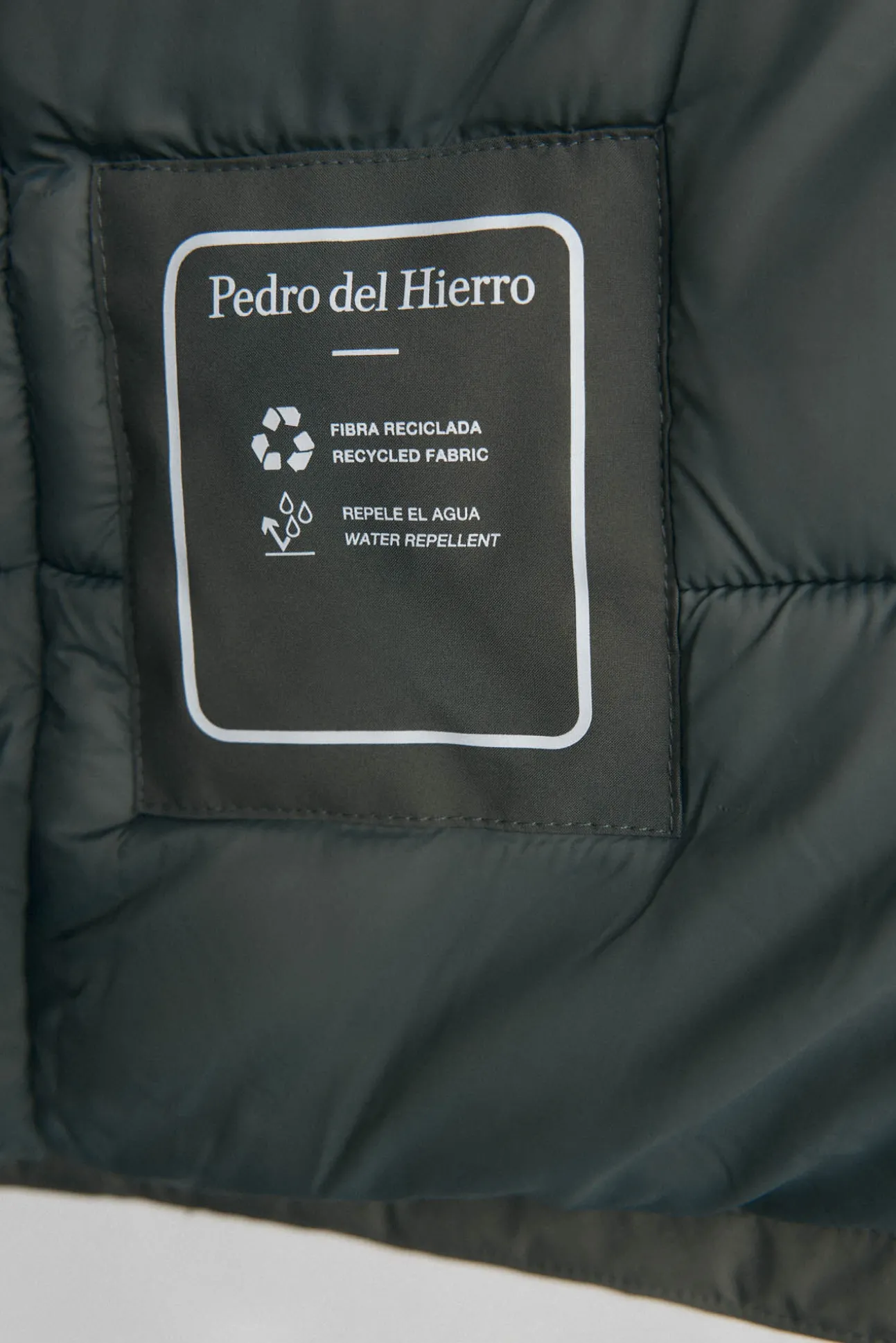 Parka longa com capuz e vista