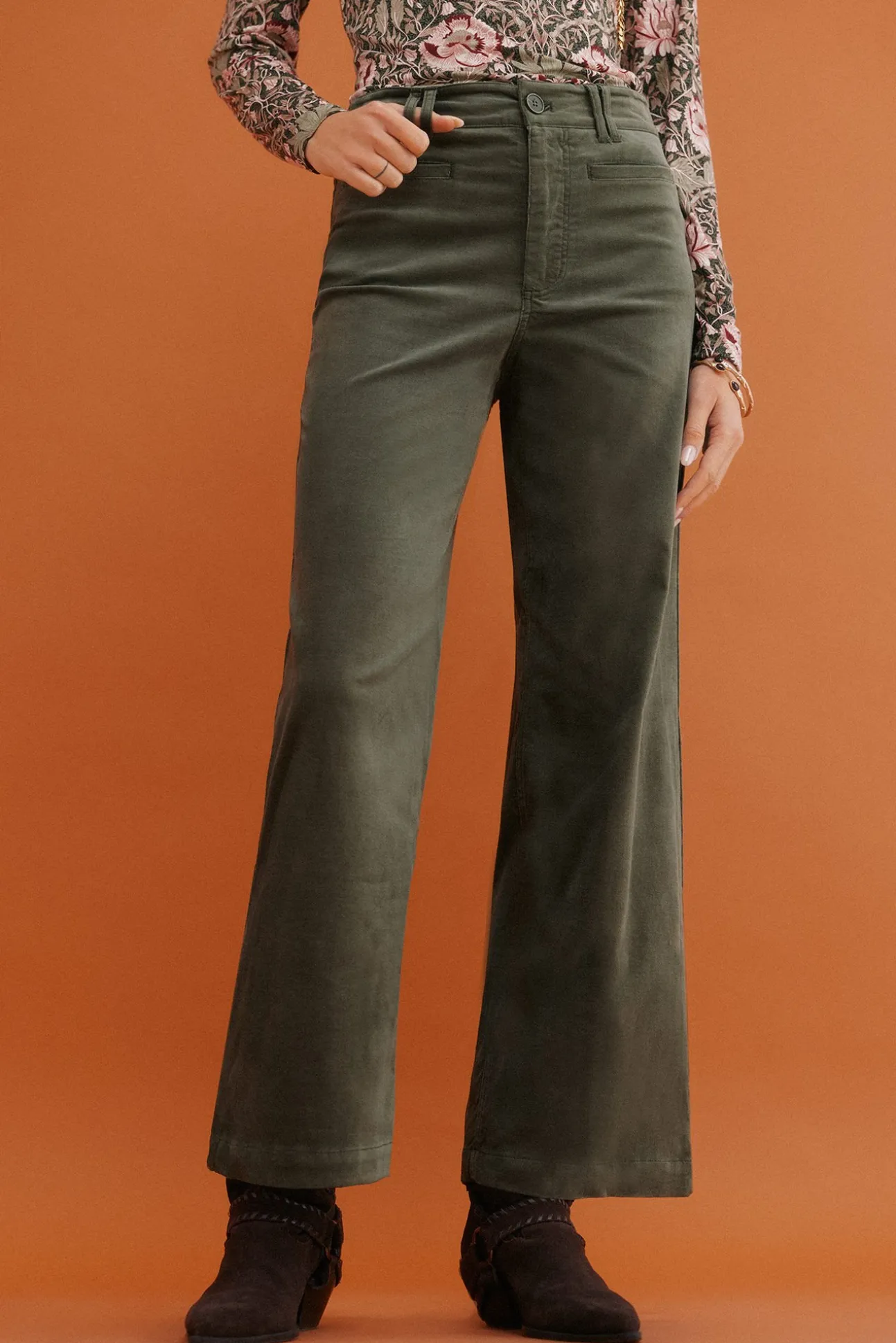 Paulette. Calça de perna larga