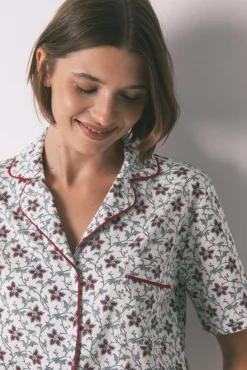 Pijama camiseiro de algodão com estampa floral