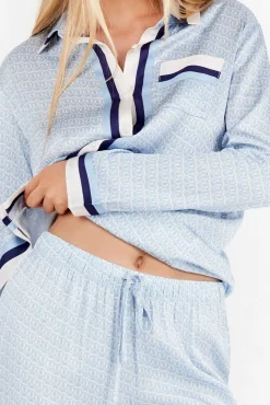 Pijama camiseiro estampado com monograma