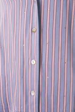 Pijama camiseiro longa de cetim com estampa riscas