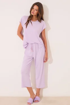 Pijama capri canelado de viscose