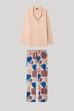 Pijama com estampado floral