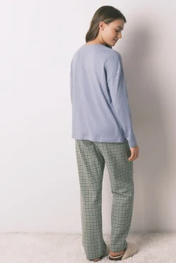 Pijama comprido com calças e estampado xadrez
