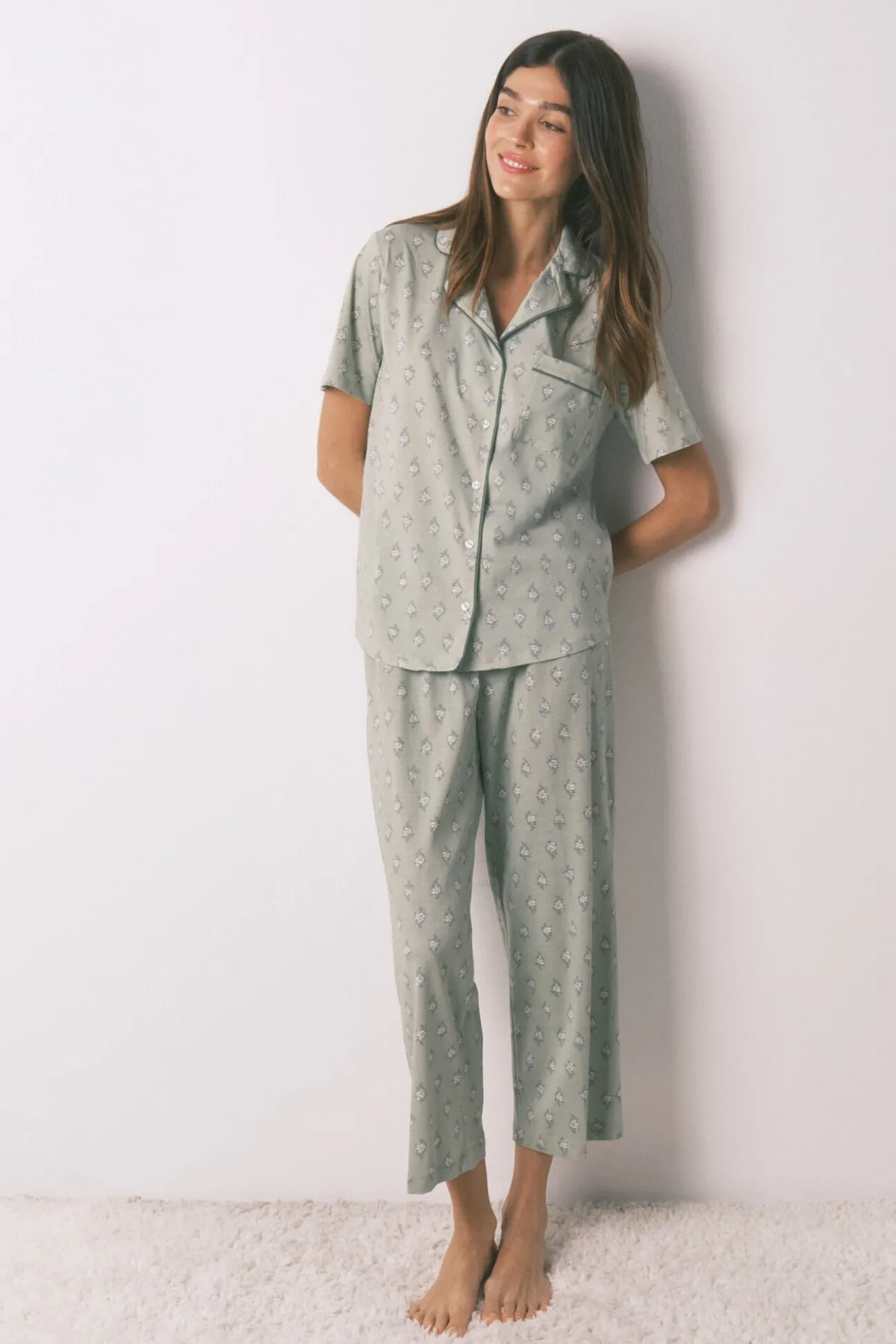 Pijama comprido com estampado floral