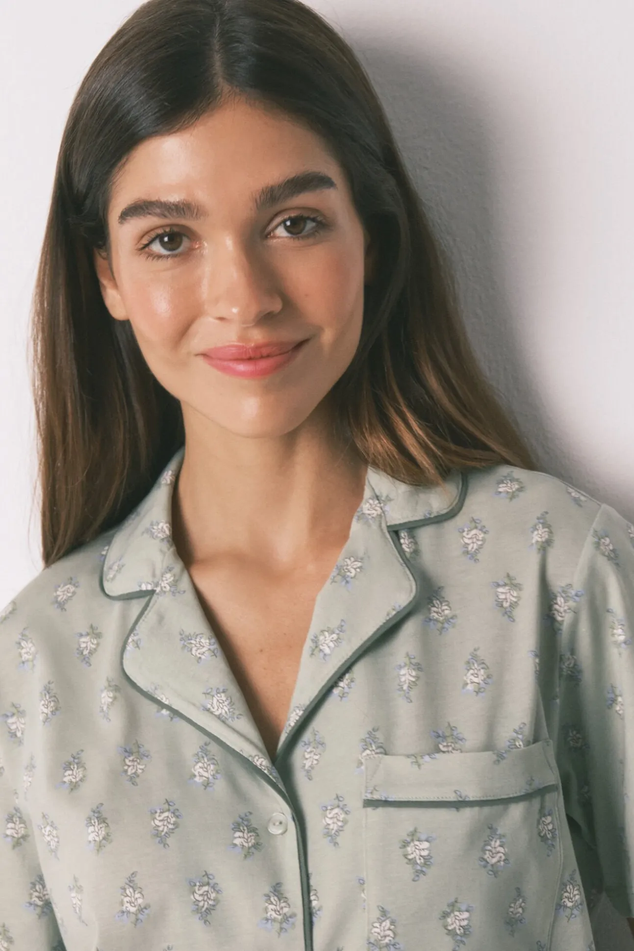 Pijama comprido com estampado floral
