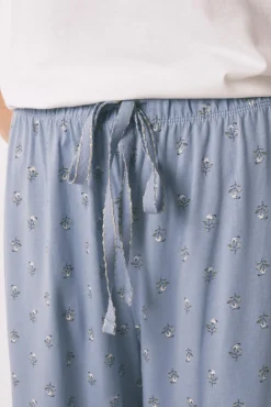 Pijama comprido com mangas curtas e estampado floral