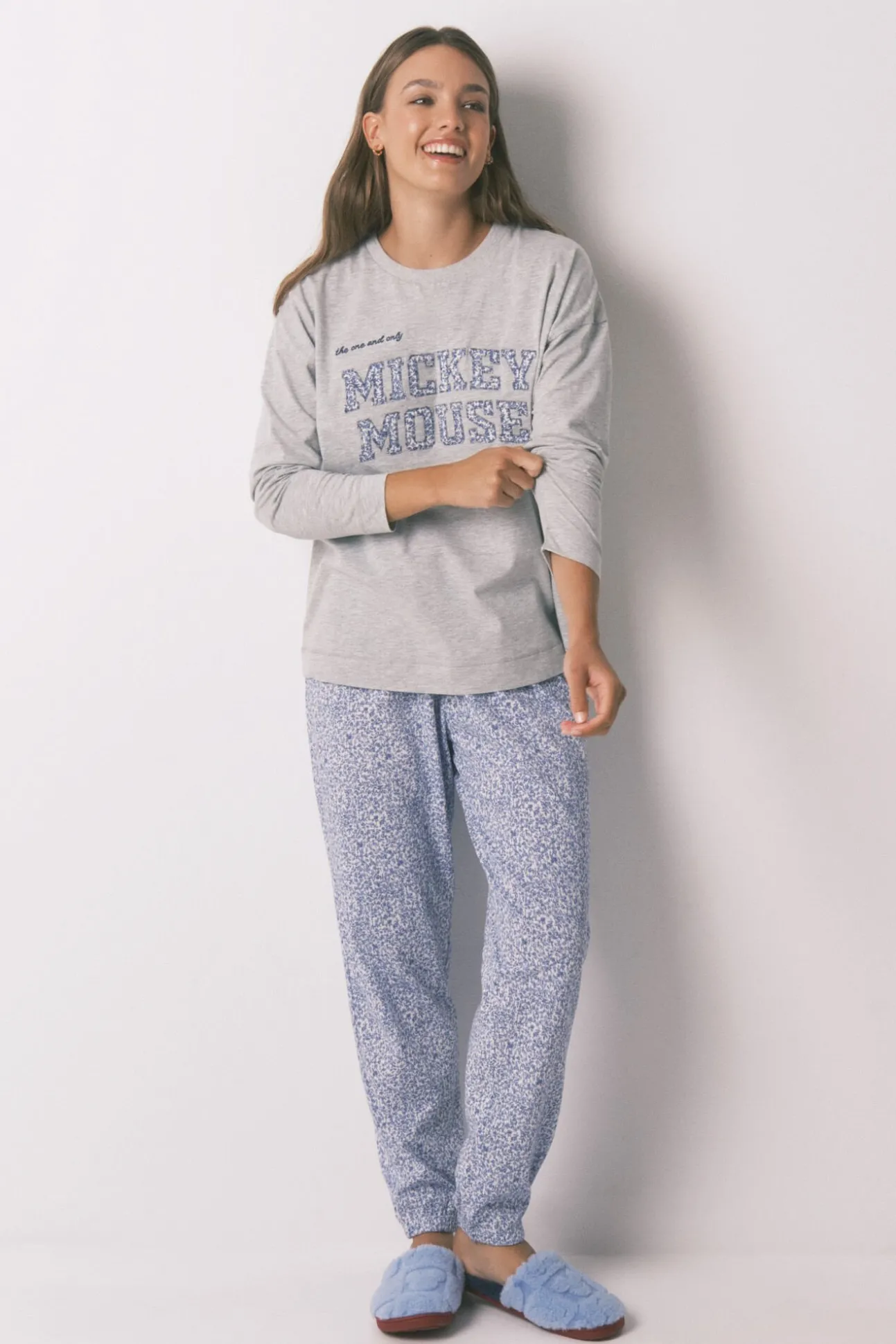 Pijama comprido em algodão da Mickey cinza