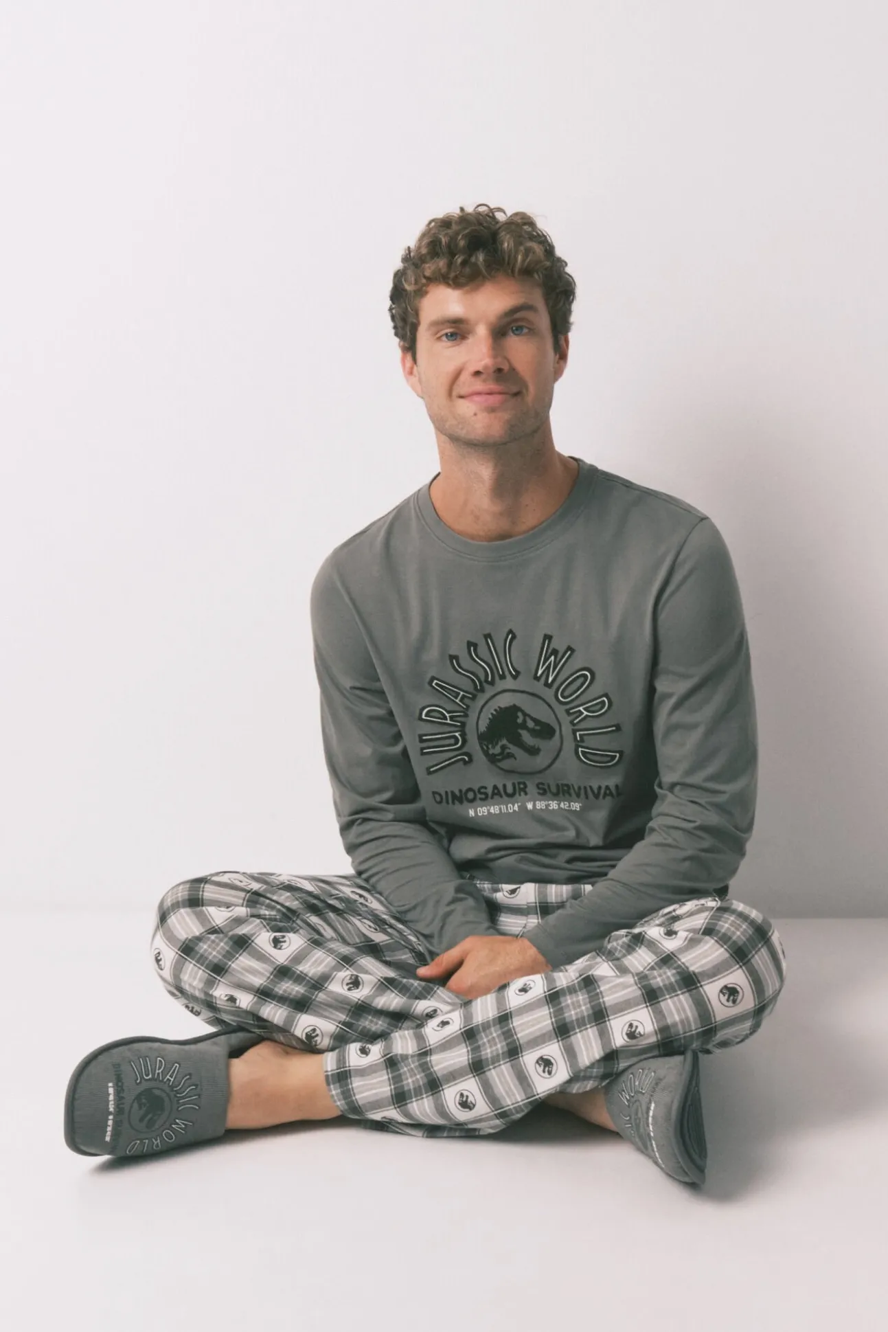 Pijama comprido masculino 100% algodão "Jurassic World"