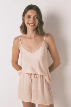 Pijama curto de cetim com renda rosa